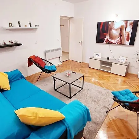 Apartment Happy Days