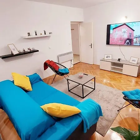 Happy Days Apartment *