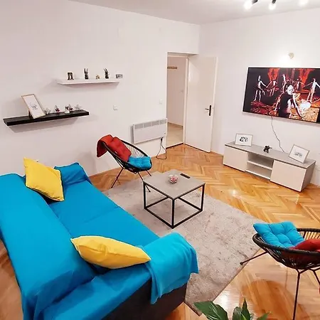 Apartment Happy Days
